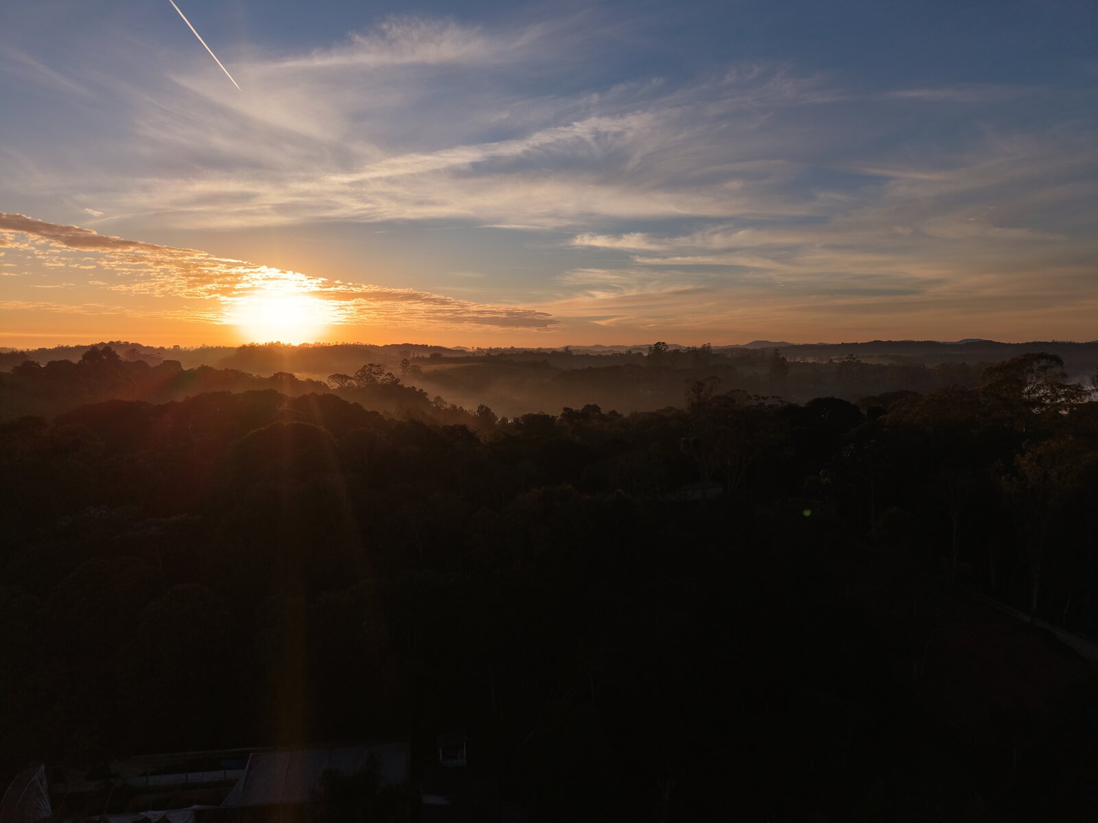 Nascer do sol — vista aérea